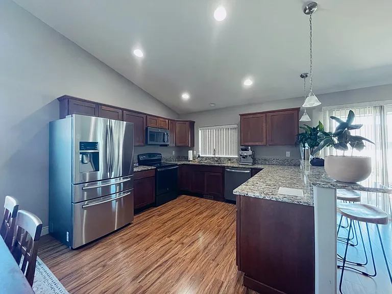 5909 Crestfields Rd — Photo 3