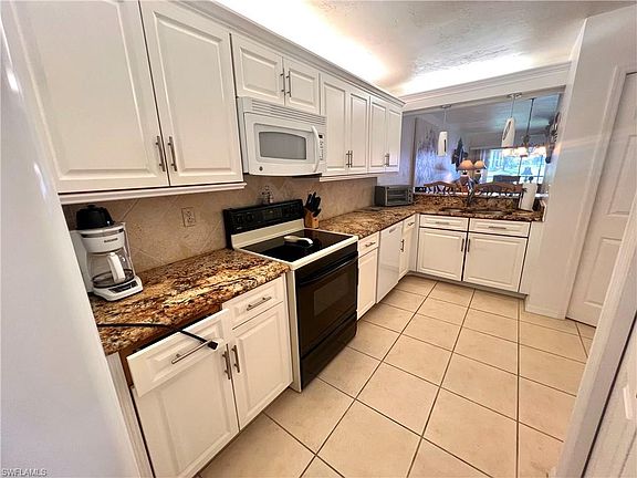 5th image of 4240 Chantelle Dr APT B103