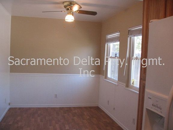 Eating Area Next to Kitchen