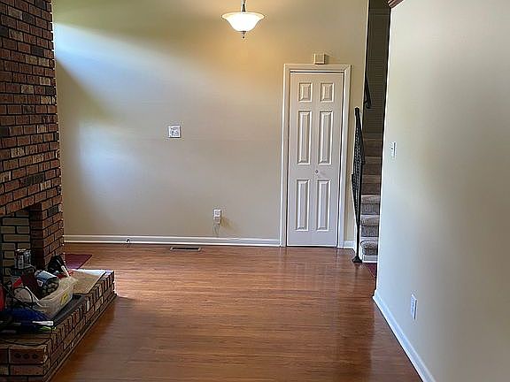 Living/Den middle floor