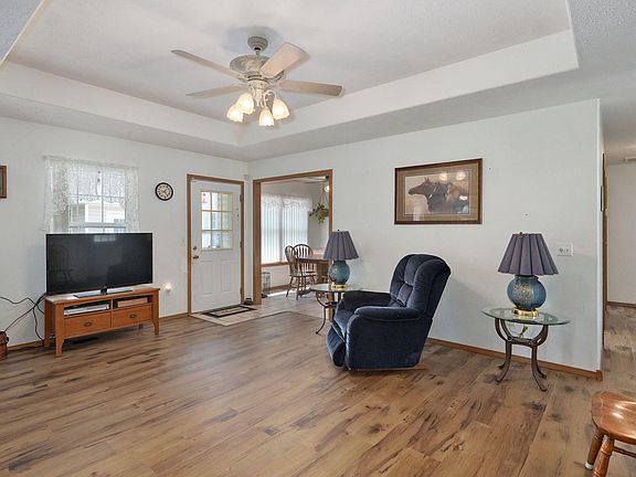 900 LC Robinson St-29