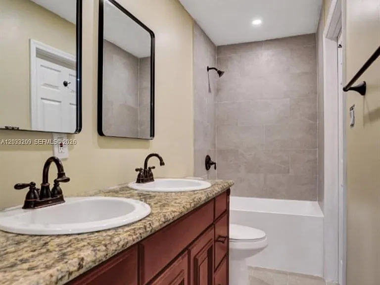 2442 Garfield St #4 — Photo 16
