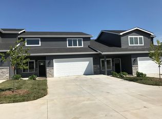 308 W Gold Coast Rd, Papillion, NE 68046