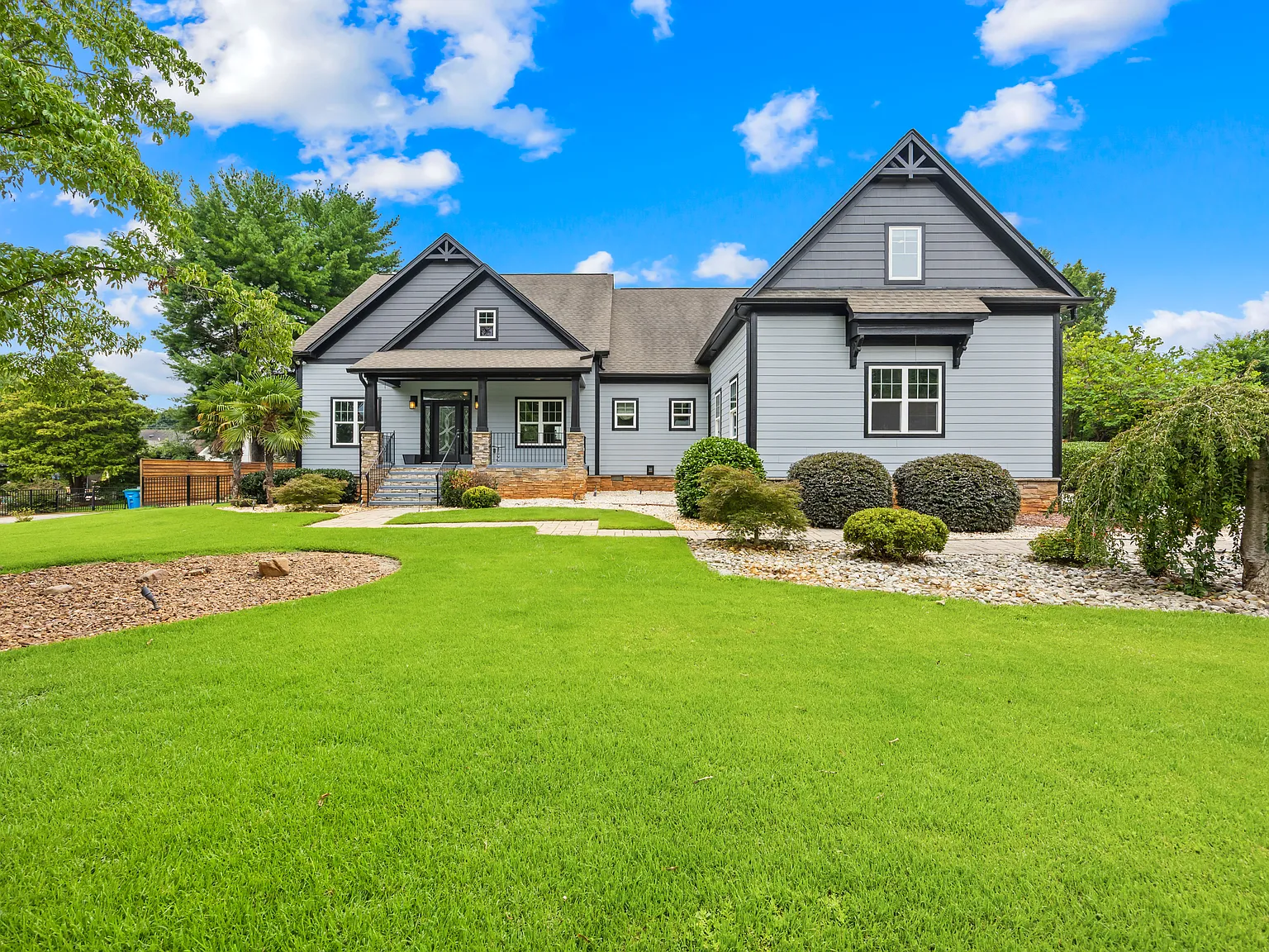 4 bed, 3.5 bath, 3339 sqft, $4,950 — Photo 3