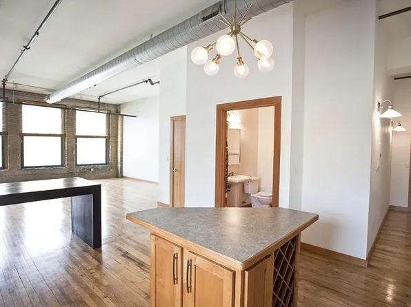 523 Jackson St APT 203