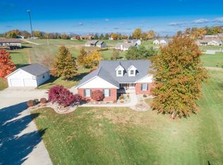 50 Westview Dr, Highland, IL 62249