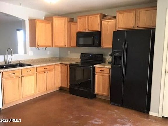 3rd image of 36997 W Amalfi Ave