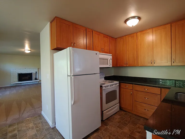 4127 California Ave SW #4 — Photo 15