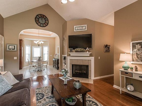 3rd image of 4005 Indian Ridge Blvd