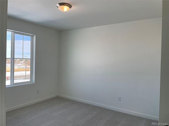 4th image of 1135 Osmolski Drive
