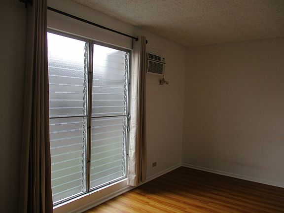2nd image of 33 Hualalai St #209-1