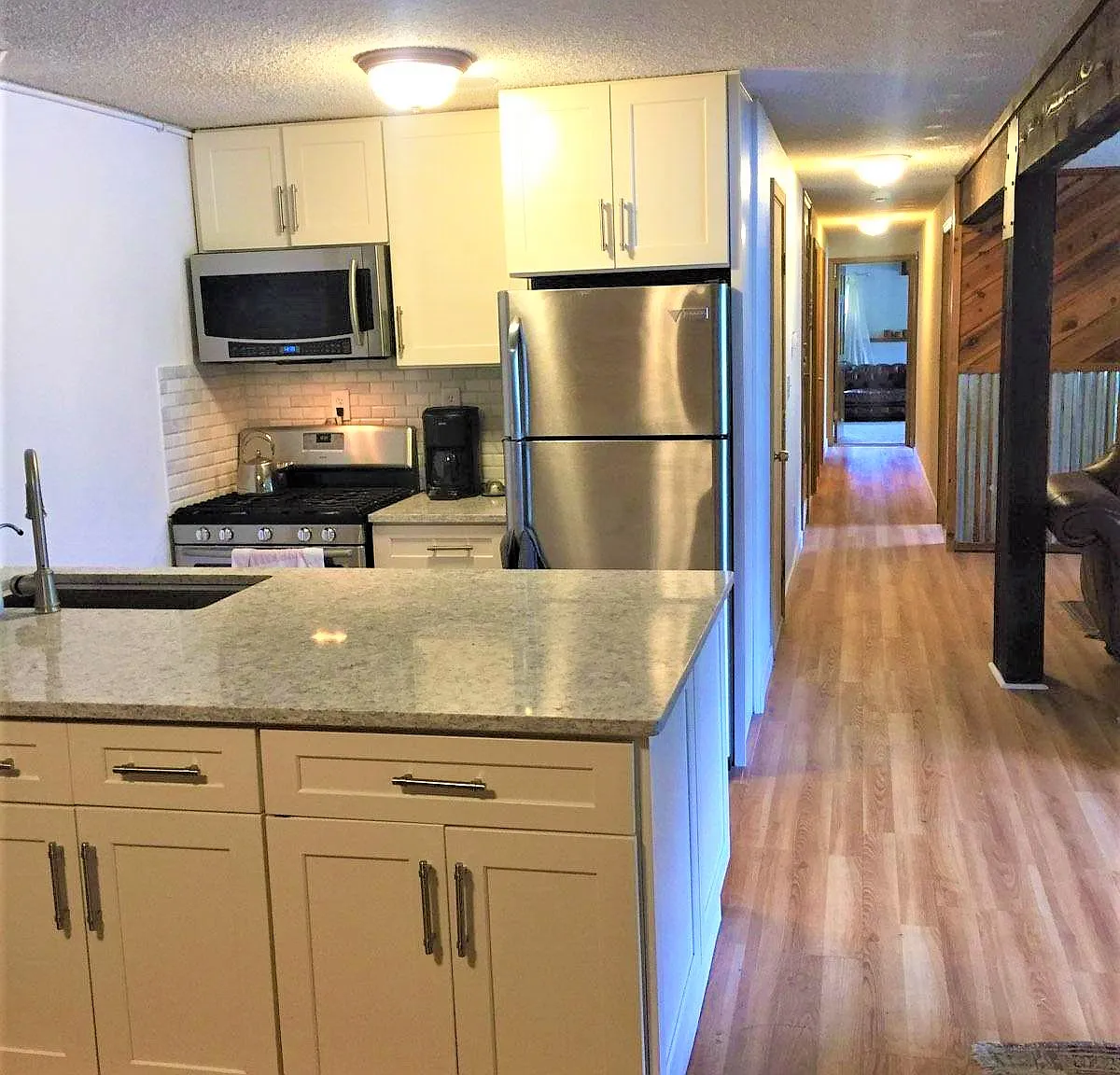 3 bed, 1500 sqft, $2,950 — Photo 3