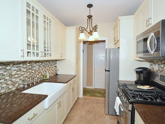 5th image of 16221 Powells Cove Blvd APT 5J