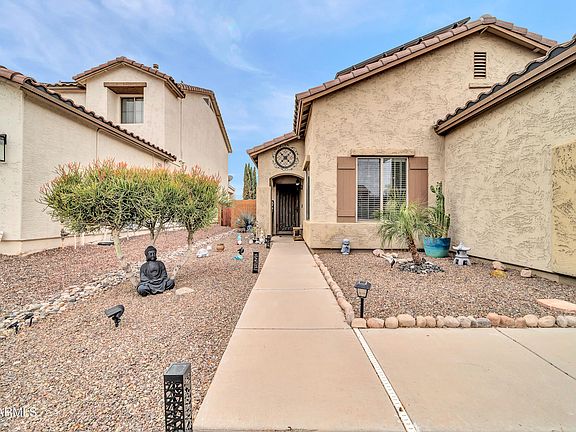 3rd image of 26065 W YUKON Drive