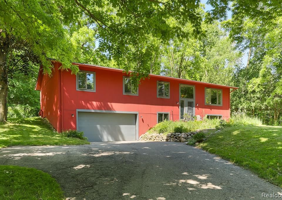 1st image of 4020 E Loch Alpine Dr