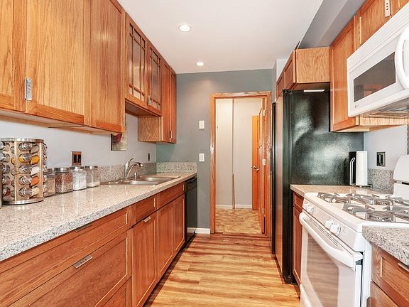 5th image of 314 Lincoln Ct Unit C