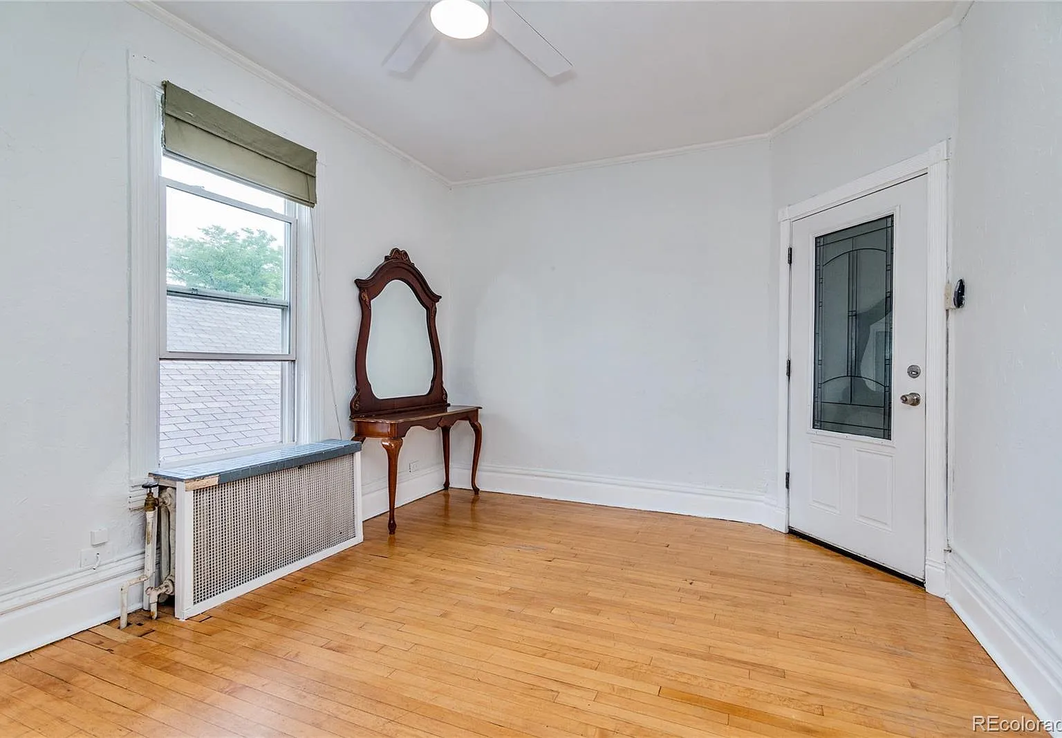 2 bed, 1.0 bath, 1000 sqft, $1,695 — Photo 2