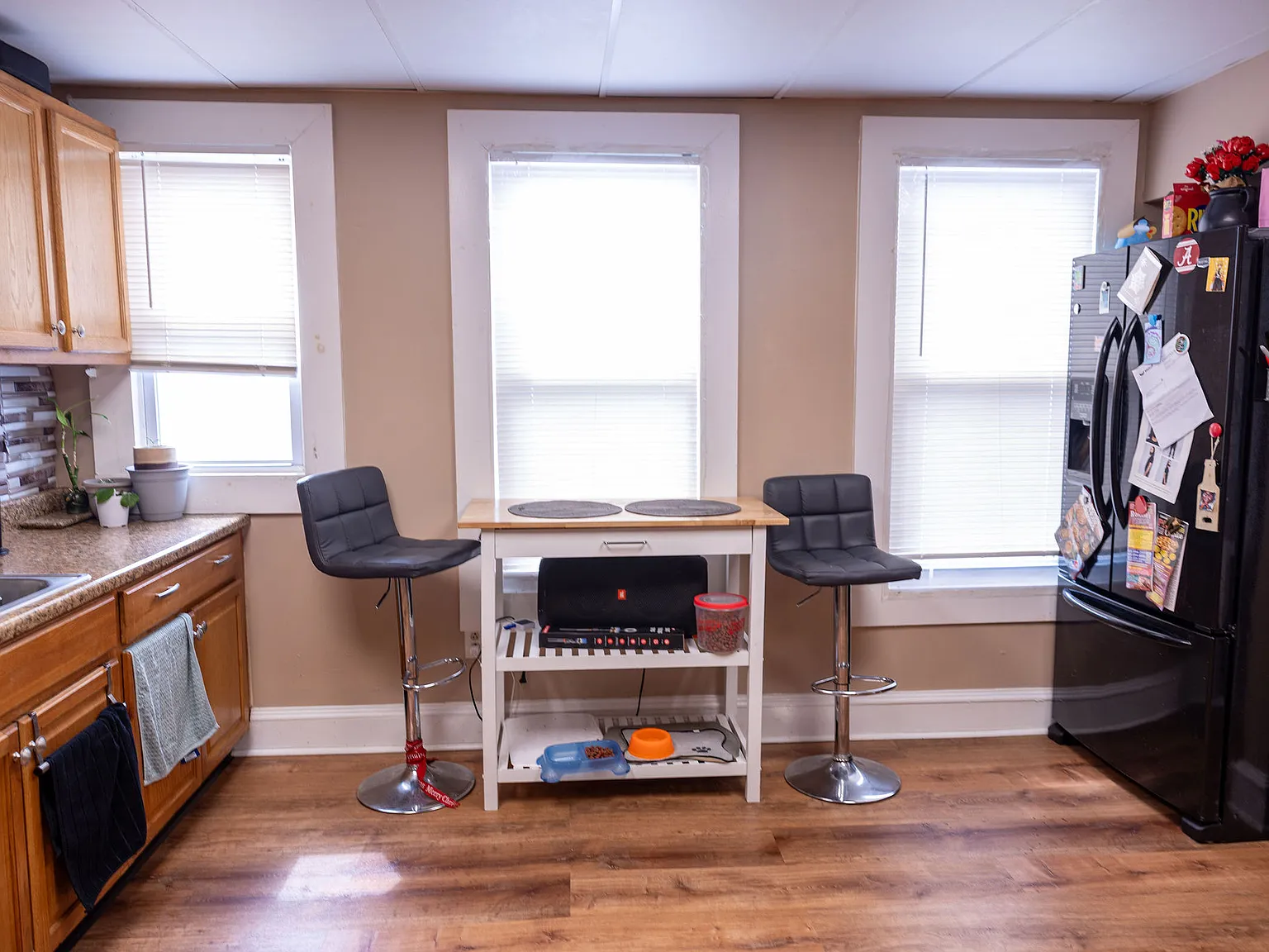 2 bed, 900 sqft, $1,900 — Photo 2