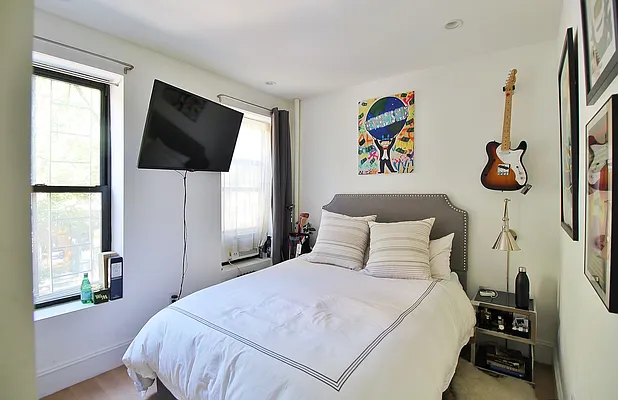 Rented by Julianna Realty Corp | media 30