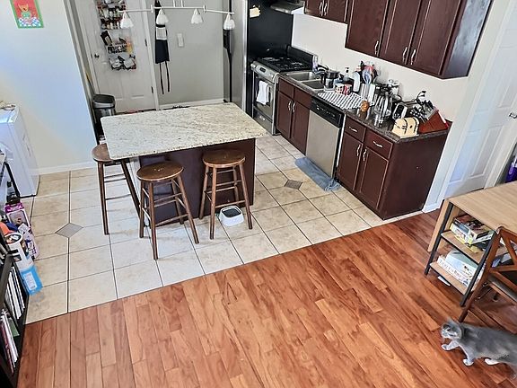 4th image of 1430 W Wellington Ave #2R