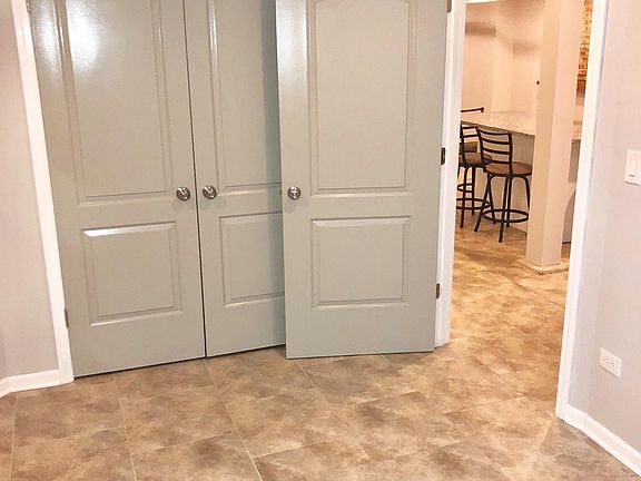 4th image of 5135 W Cullom Ave #G