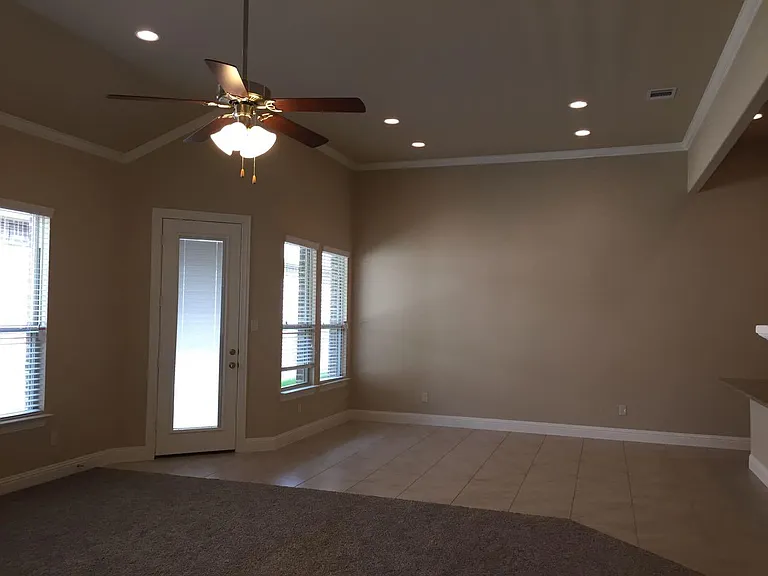 655 Kimblewick Dr — Photo 9
