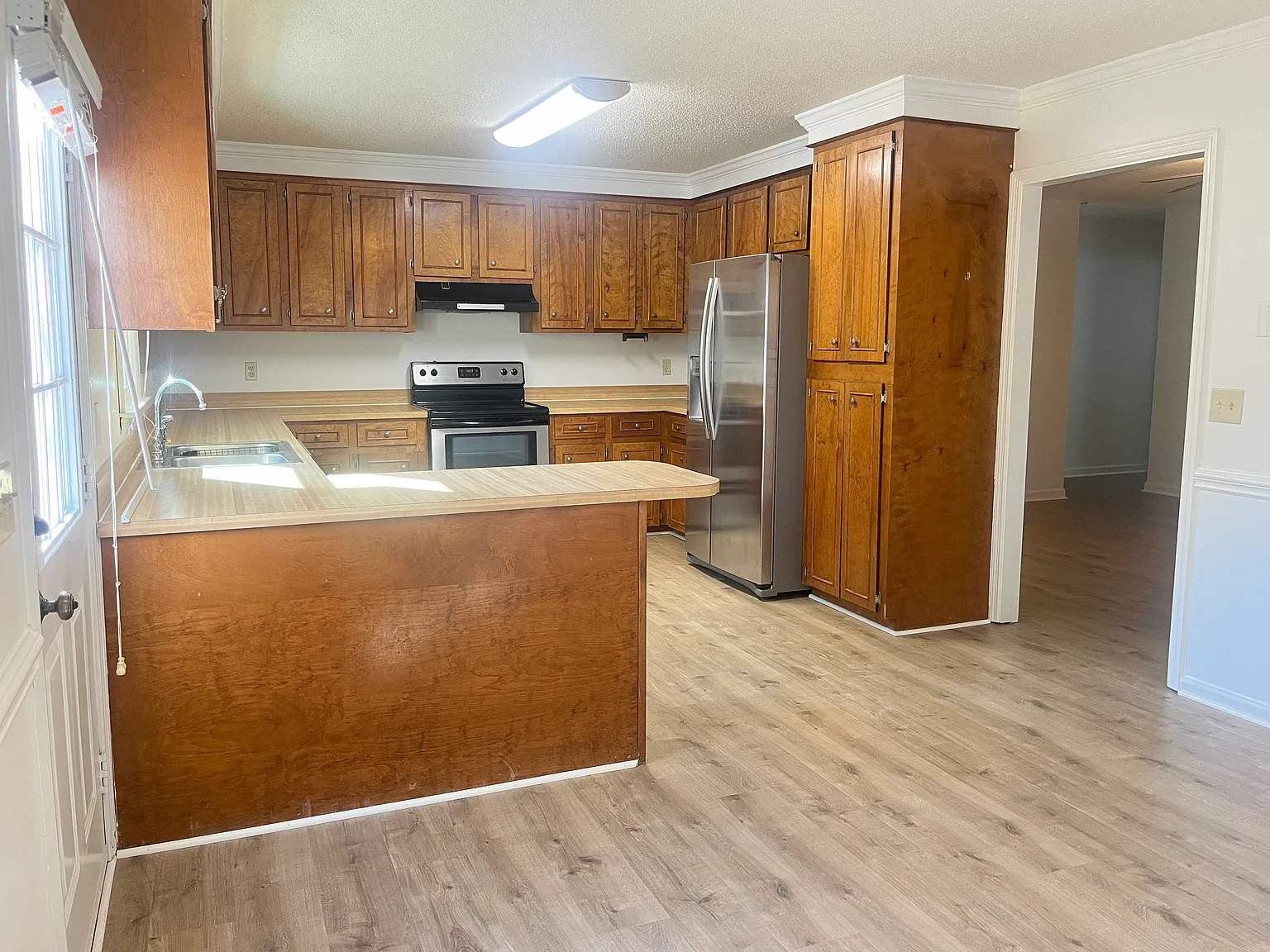 3 bed, 1427 sqft, $1,900 — Photo 4