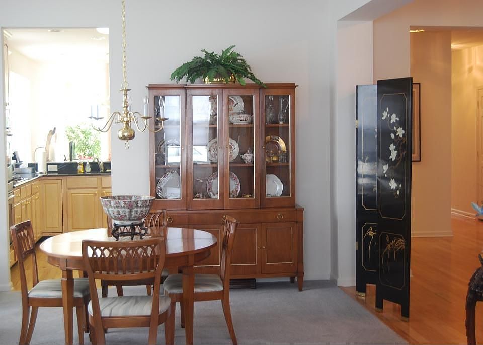 2nd image of 10 Paddock Ct