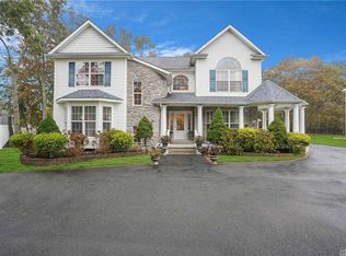 1158 Old Nichols Rd, Islandia, NY 11749