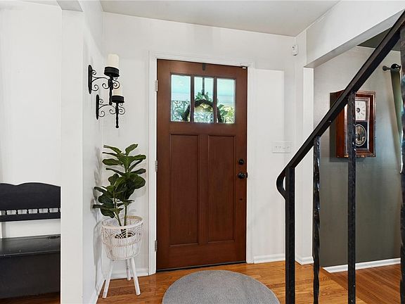 5th image of 440 Hiatt Ave