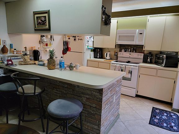 4th image of 702 Mill Valley Pl Place