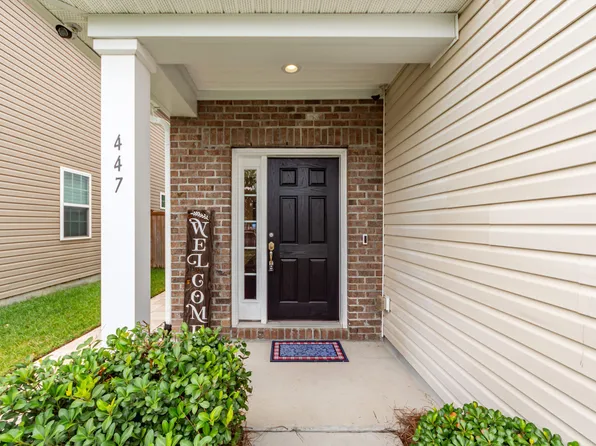 447 Whispering Breeze Ln, Summerville, SC 29486