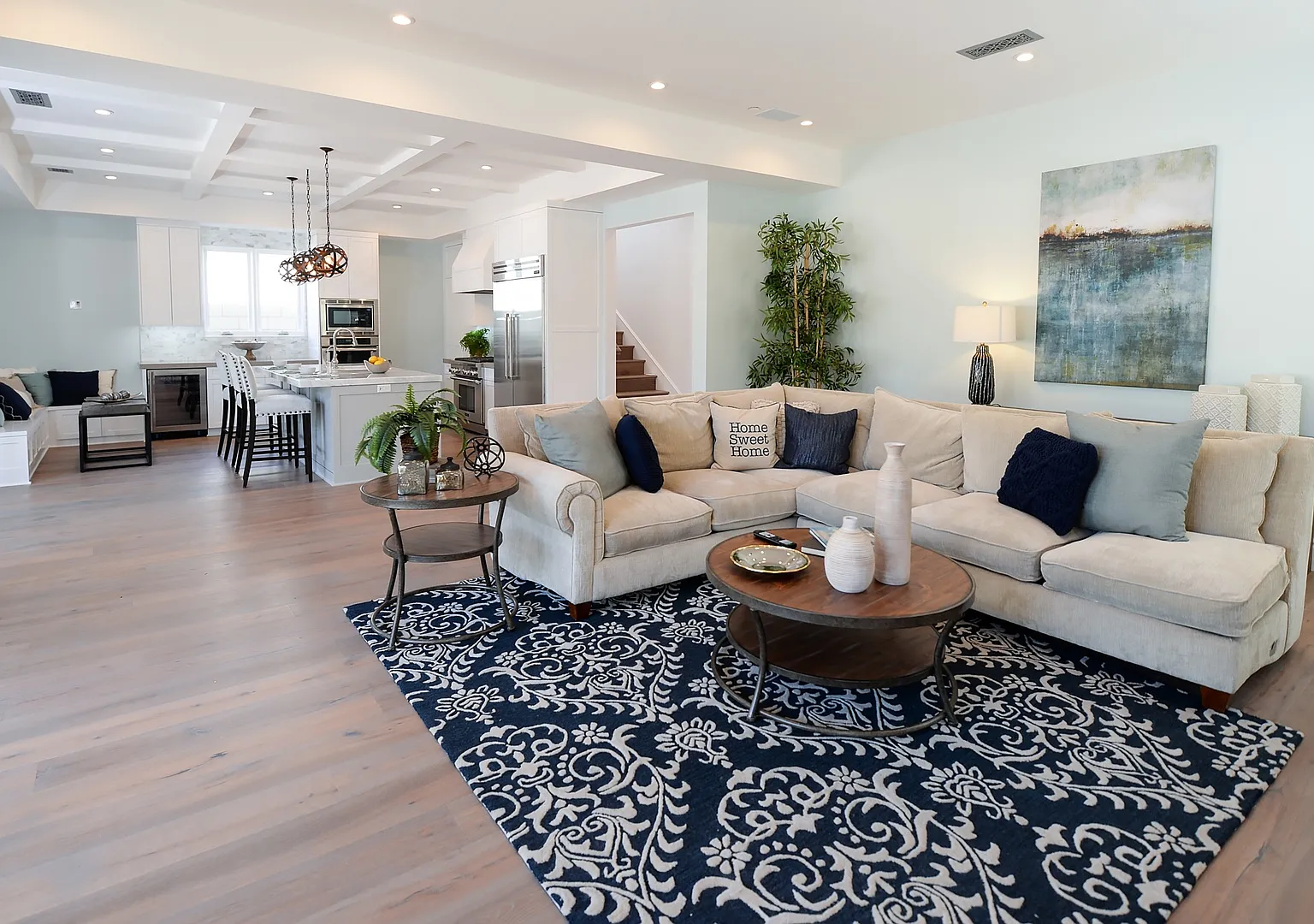 Must See 5 Bedroom, 5 Bath In Manhattan Beach Hill Section + Swimming Pool & Spa + Lovely Backyar... — Photo 4
