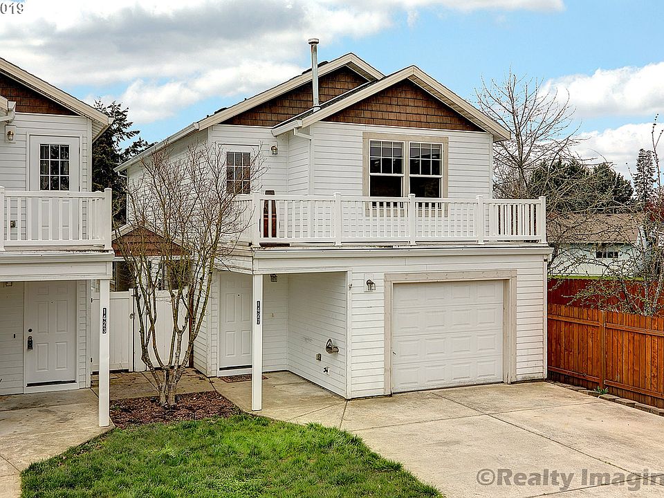 1st image of 1427 NE Herrold Ct