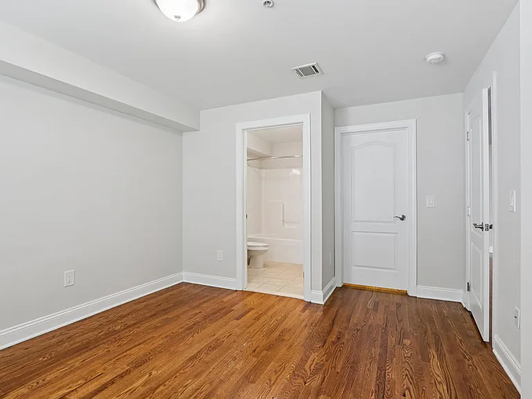 Summit Ridge Luxury Apartments — Photo 49