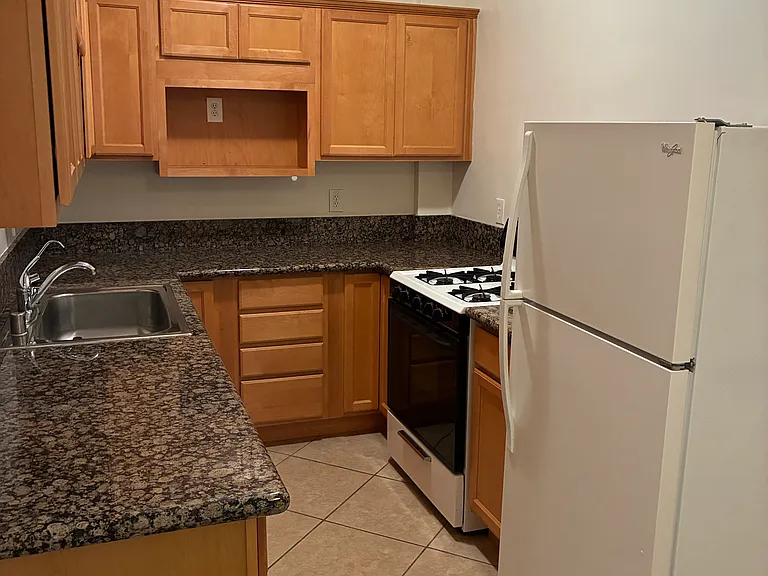 800 Las palmas LLC — Photo 20