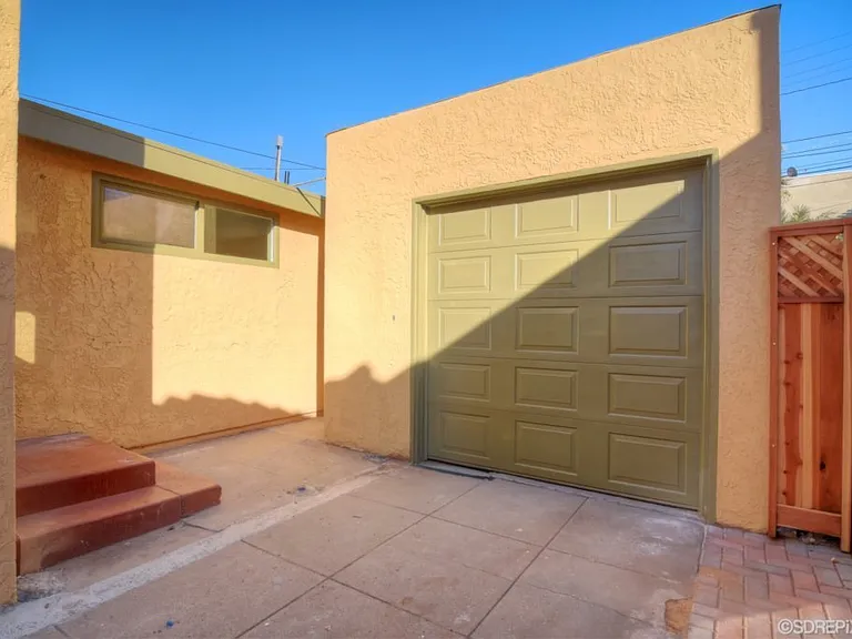4725 Kensington Dr — Photo 26