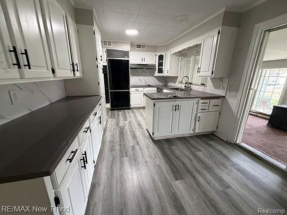 2nd image of 272 Beech Daly Rd