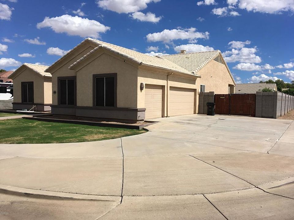 2nd image of 2307 N Wilbur Cir