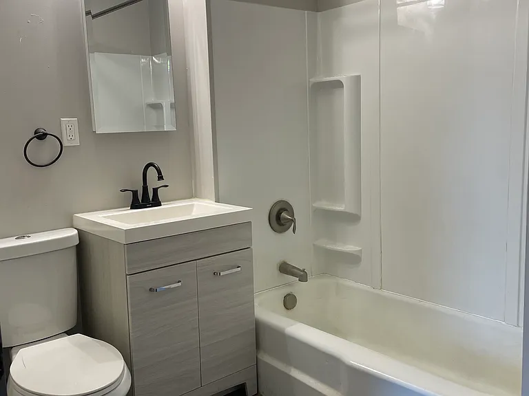 1216 Vance Ave — Photo 5
