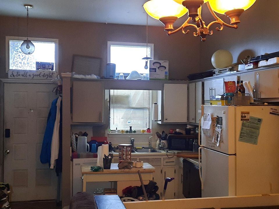 2nd image of 3800 Provence St APT 11