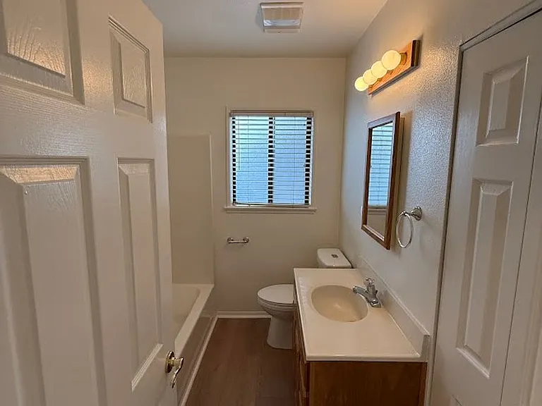10866 Gerald Ave — Photo 28