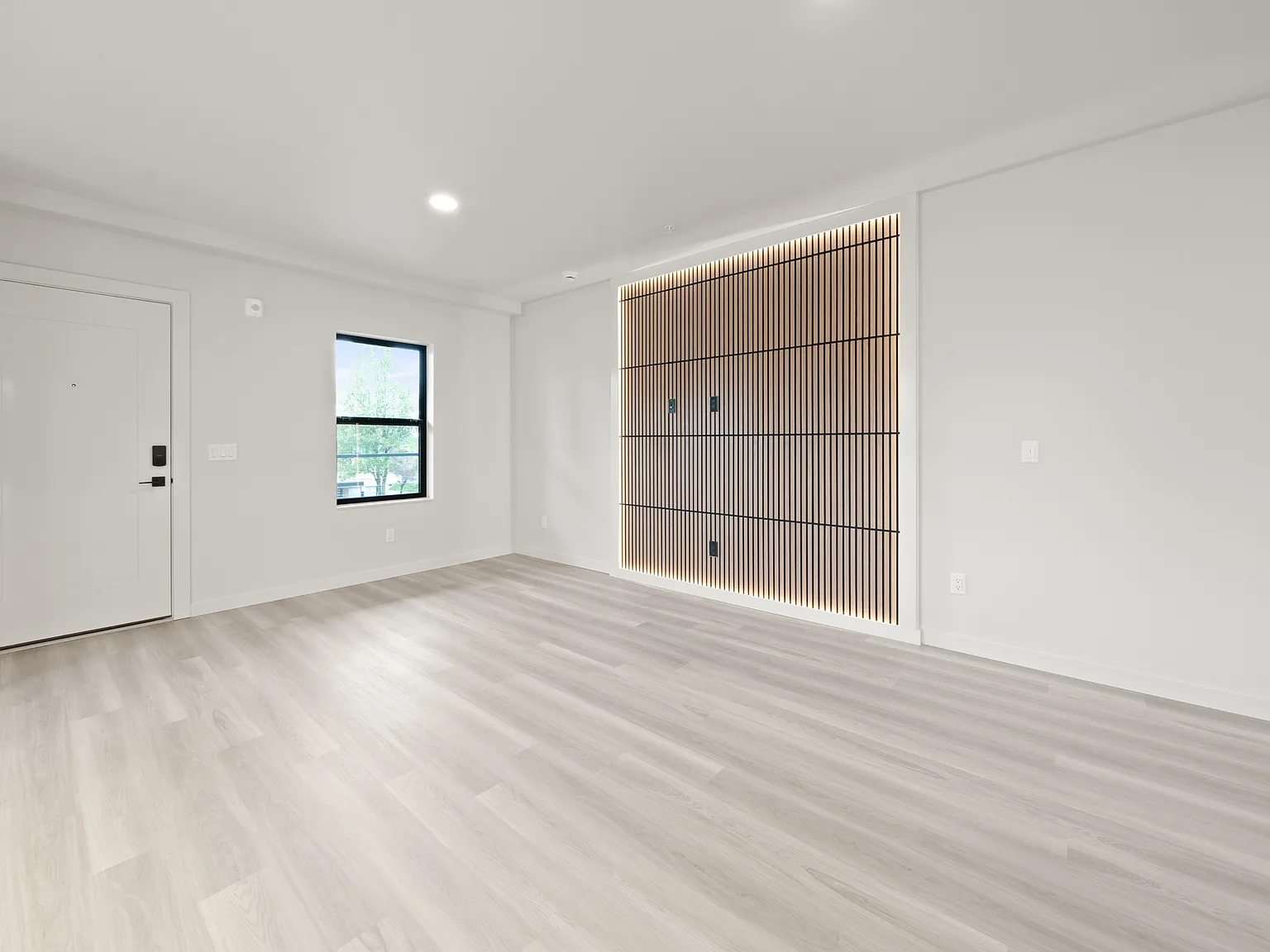 2 bed, 1060 sqft, $2,500 — Photo 4