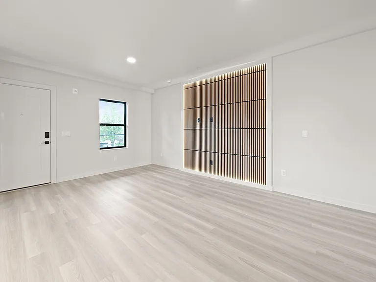 7044 SW Gonzaga St #301 — Photo 4