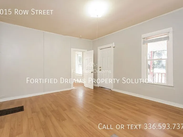 2015 Row St — Photo 13