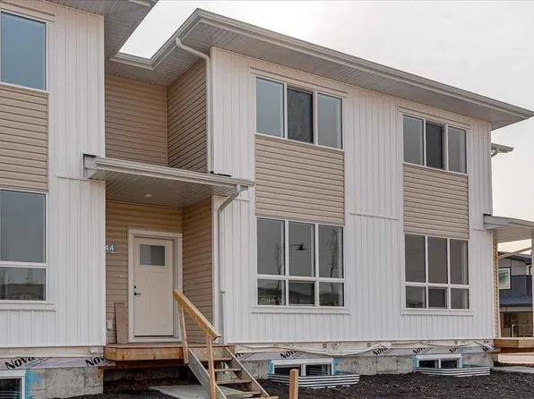 44 SW Lavelle Close, Red Deer, AB T4S 0S5