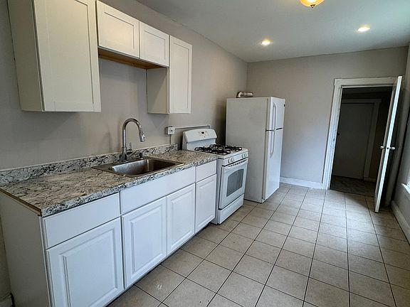 3rd image of 18 Wiley Ave