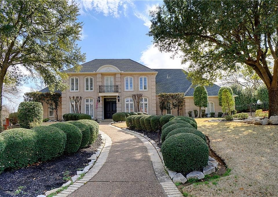 1st image of 105 Williamsburg Ct