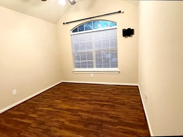 18903 Pinewood Point Ln — Photo 32