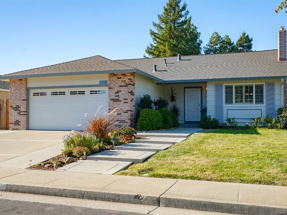 1st image of 2911 Cashew Court
